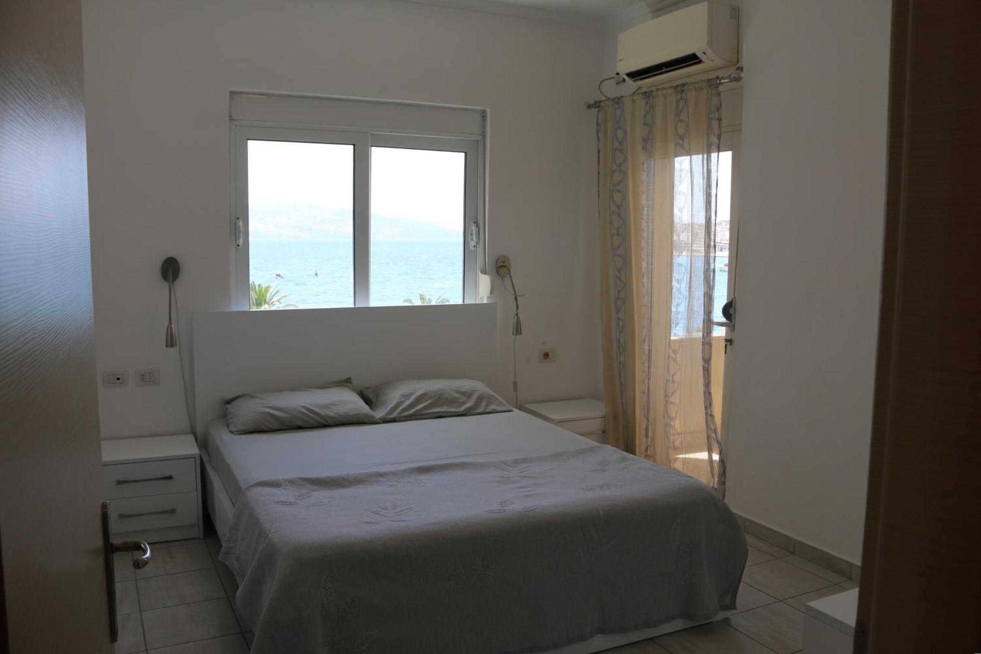 Robin Sea View Apartment Sarandë エクステリア 写真